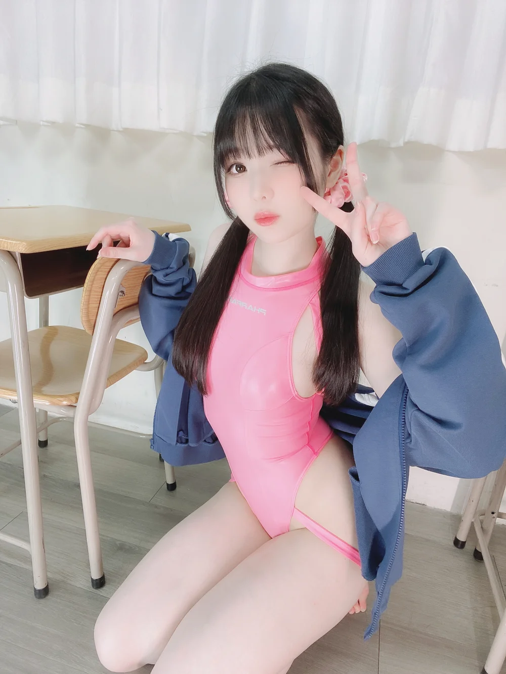 霜月shimo – Pink Swimsuit 粉色泳装 [21P-101MB] [原图下载]